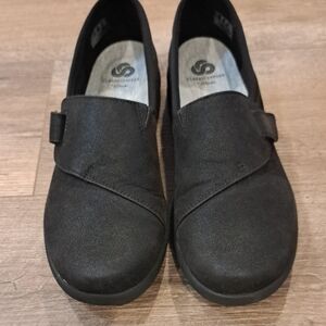 Clarks Black Dress Shoes with Cushioned Sole